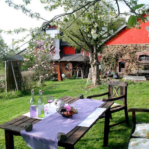 Gartenromatik unter den Kirschbäumen