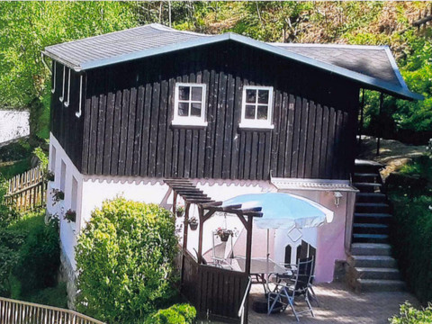 Terrasse mit Gartenmöbel
