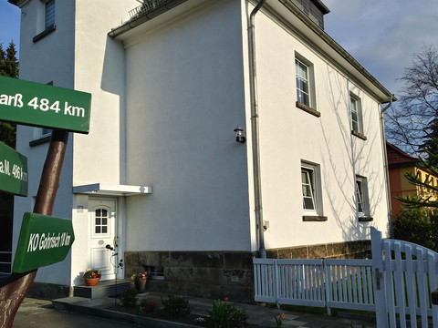 In diesem Haus befindet sich die Ferienwohnung