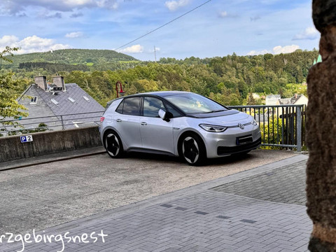 Ihr privater Parkplatz direkt vor Fewo