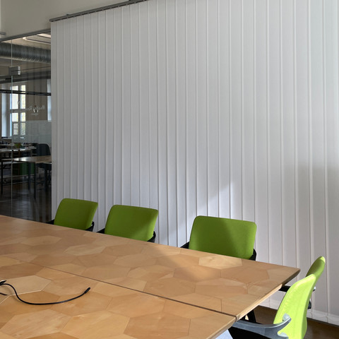 Square meeting room Meetingraum Square im Impact Hub DresdenSquare meeting room at Impact Hub DresdenZasedací místnost Square v Impact Hub DrážďanySala konferencyjna Square w Impact Hub DresdenVergaderruimte Vierkant bij Impact Hub DresdenSala riunioni Square presso Impact Hub Dresda