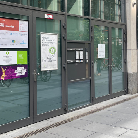 Main entrance at Trompeterstr. 8 Main entrance at Trompeterstr. 8 for Impact Hub Dresden - Gallery