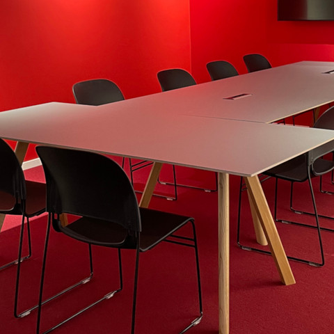 Meetingraum BACKSTAGE Meetingraum BACKSTAGE im Impact Hub Dresden - GalerieBACKSTAGE meeting room at Impact Hub Dresden – gallery