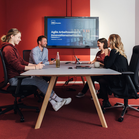 BACKSTAGE meeting room