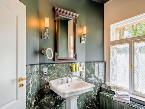 Zimmer_Junior Suite 238 Bad