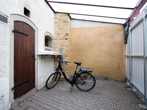 Fahrrad/Bike-Garage mit Lademöglichkeit