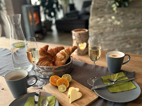 Esstisch im Wohnzimmer