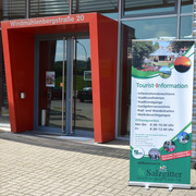 Eingangsbereich Tourist-Information Salzgitter-Bad, Hauptstelle bei der Wirtschafts- und Innovationsförderung Salzgitter GmbH