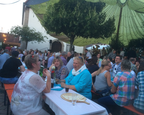 Weindorf Hundshausen