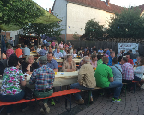 Weindorf Hundshausen