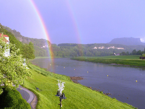 Elbtalblick aus dem Fenster