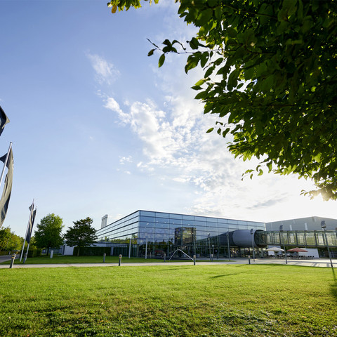 Mercedes-Benz Kundencenter Rastatt Aussenansicht Mercedes-Benz Kundencenter Rastatt Aussenansicht