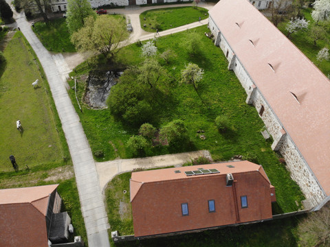 Ferienhaus mit Streuobstwiese und Teich