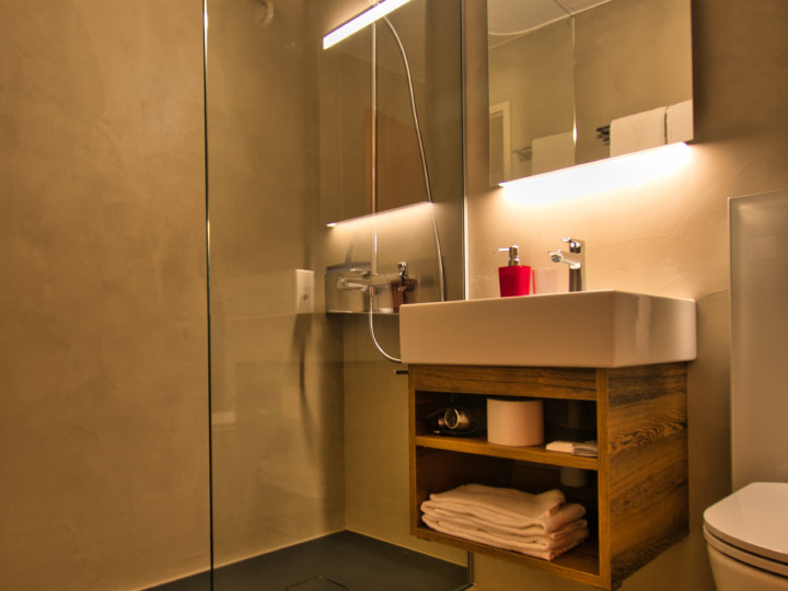 HotelJungfrau_Bad.jpeg