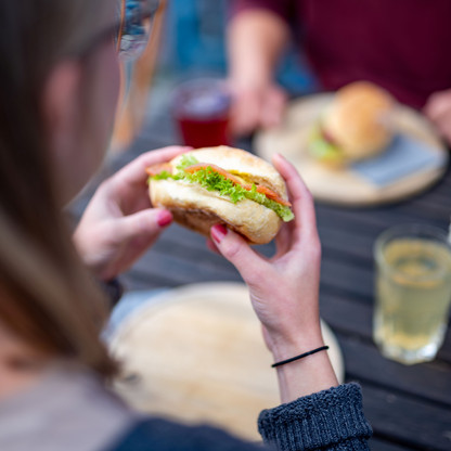 Eutin_Gastro_tohuus_Fischbrötchen © Fokusweite_Eutin Tourismus.jpg