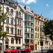 Belgian Quarter Historische Fassaden mit modernen Elementen entlang der Bismarckstraße im Belgischen Viertel Köln.Historic facades with modern elements along Bismarckstrasse in Cologne's Belgian Quarter.