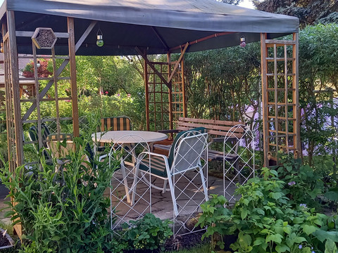 Pavillon im Garten für alle Gäste des Hauses