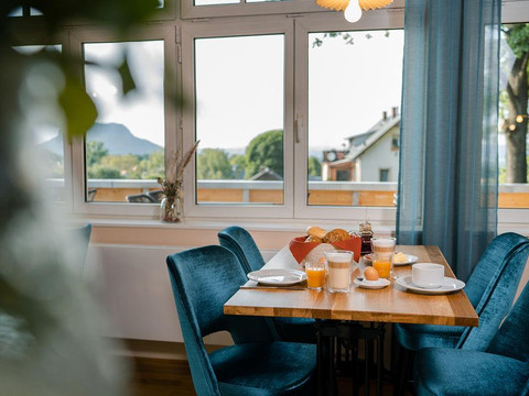 ... mit einem gemütlichen Frühstück