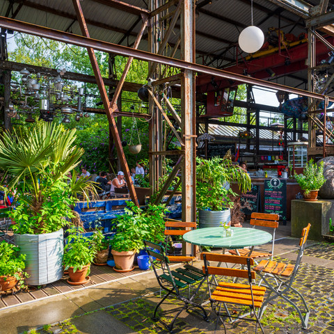 Biergarten Elmores 2