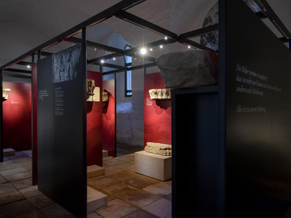 Ausstellung im Lapidaium im Klostergut Mariental Ausstellung im Lapidaium im Klostergut Mariental
