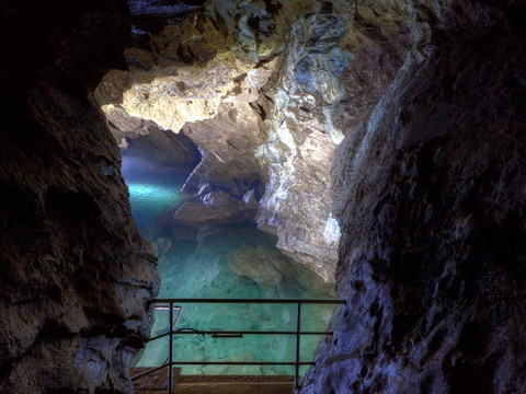 Drachenhöhle Syrau See