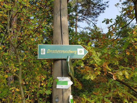 Hinweisschild Drachenrundweg