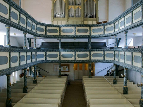 Kirchenschiff mit Orgel Stadtkirche Naunhof
