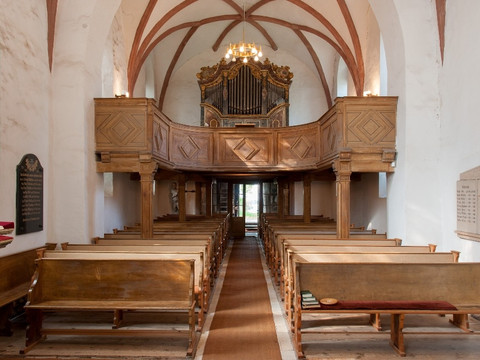 Kirchenschiff mit Orgel Dorfkirche Zschortau
