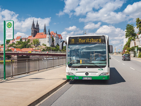 Buslinie M vor der Albrechtsburg Meissen