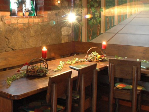 Gastraum Weinkeller "Am Goldenen Wagen"