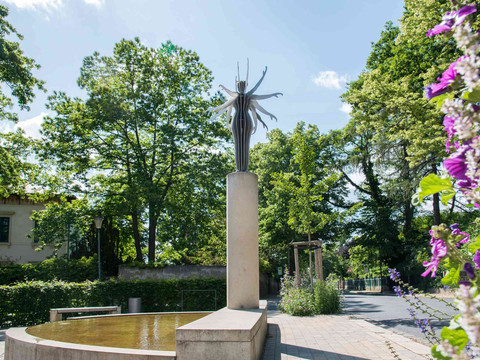 Eduard-Bilz-Platz mit Nymphe