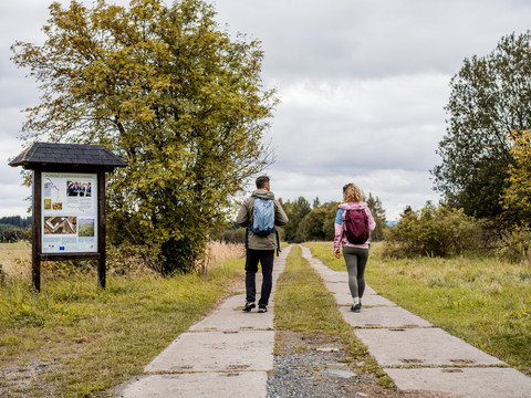 Kammweg Etappe 16 Kolonnenweg nahe Grobau Grünes Band