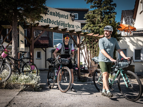 Gravelbiker am Landhotel