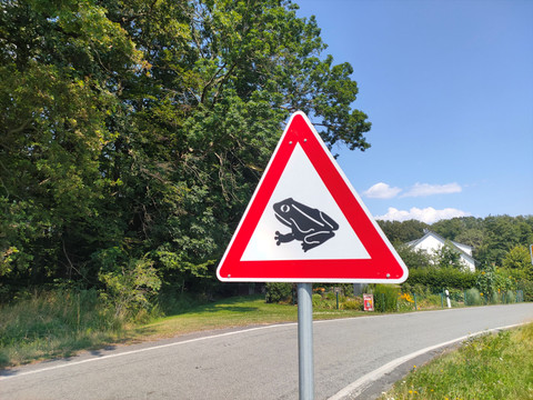 Froschradweg_Achtungsschild bei Laske