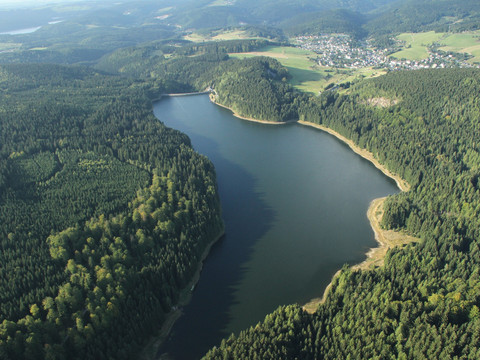 Talsperre Sosa mit Gemeinde Sosa