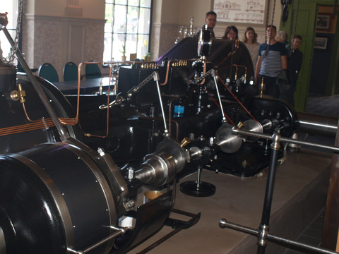 Dampfmaschine in der Kraftzentrale