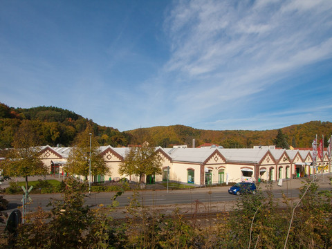 Modernes Shopping-Center in alten Industrie-Gemäuern - der Weißeritz Park