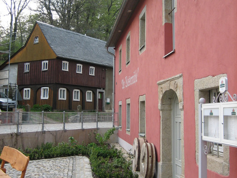 Alte Wassermühle mit Gasthof und Biergarten in Obergurig, Ausstellung alter Mühlentechnik