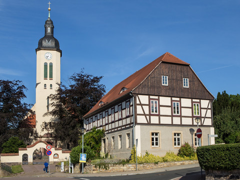 St. Jakobuskirche mit Gemeindehaus