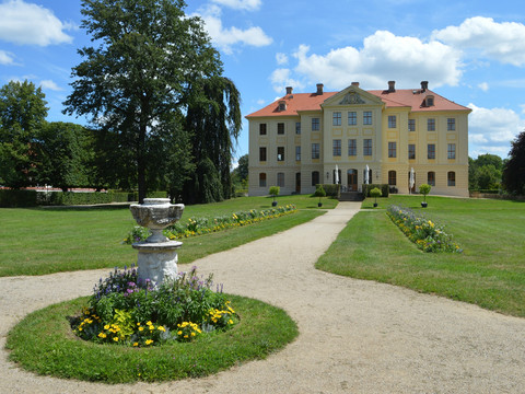 Palais mit Barockgarten