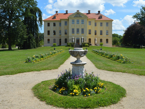 Palais mit Barockgarten