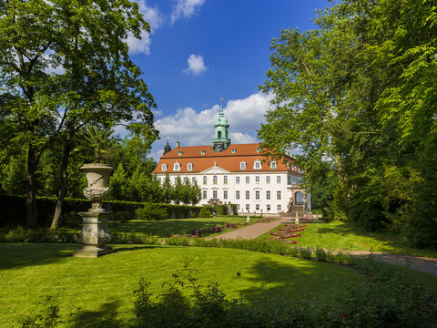 Schloss und Park Lichtenwalde