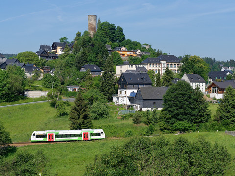 Lobenstein mit Blick zum Bergfried der ehemaligen Burg