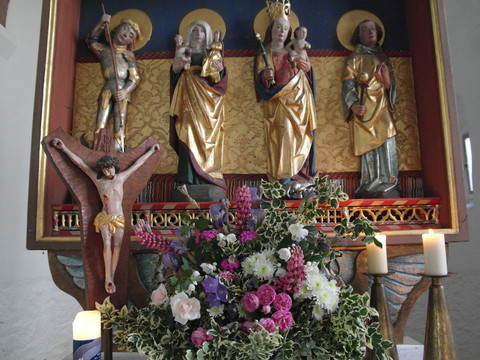 Altar der Kirche Tschirma