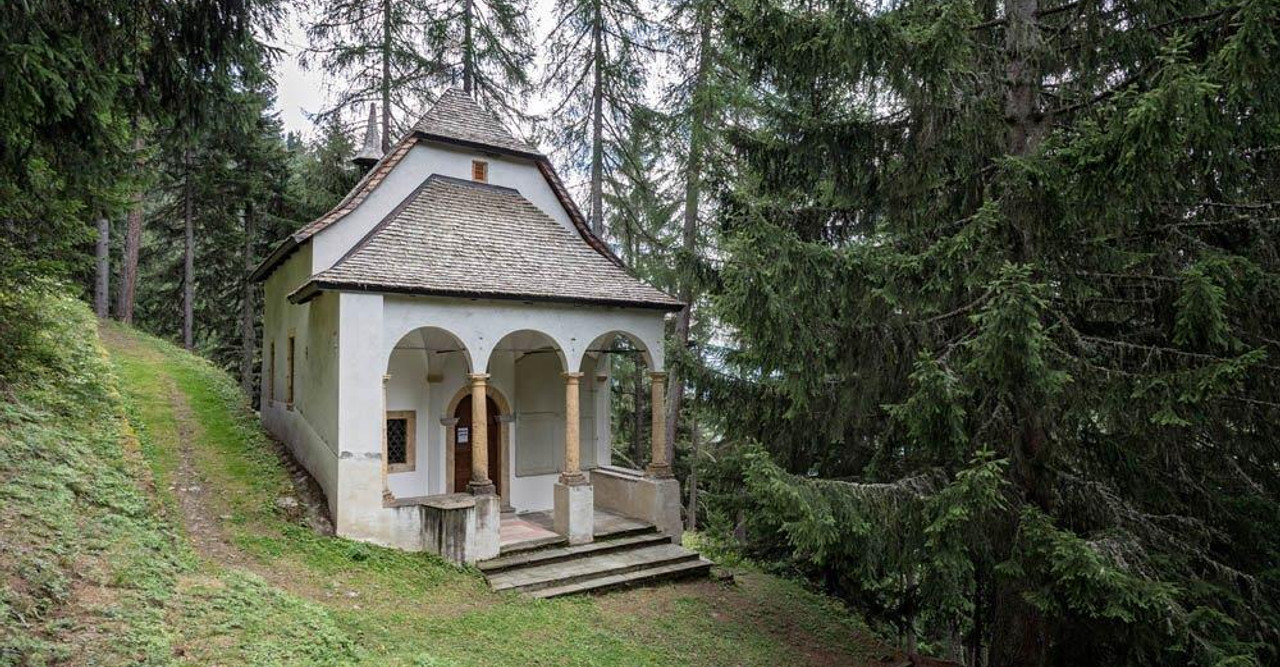 Eingang Kapelle Ernerwald