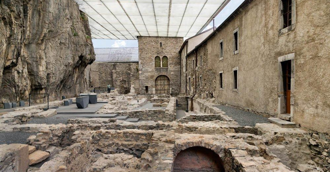 St. Maurice: Kloster: Ausgrabungen und Gräber