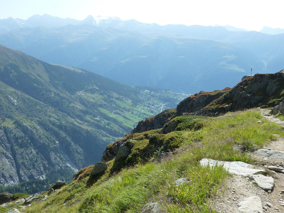 Wanderung vom Eggishorn via Märjelensee zur Fiescheralp