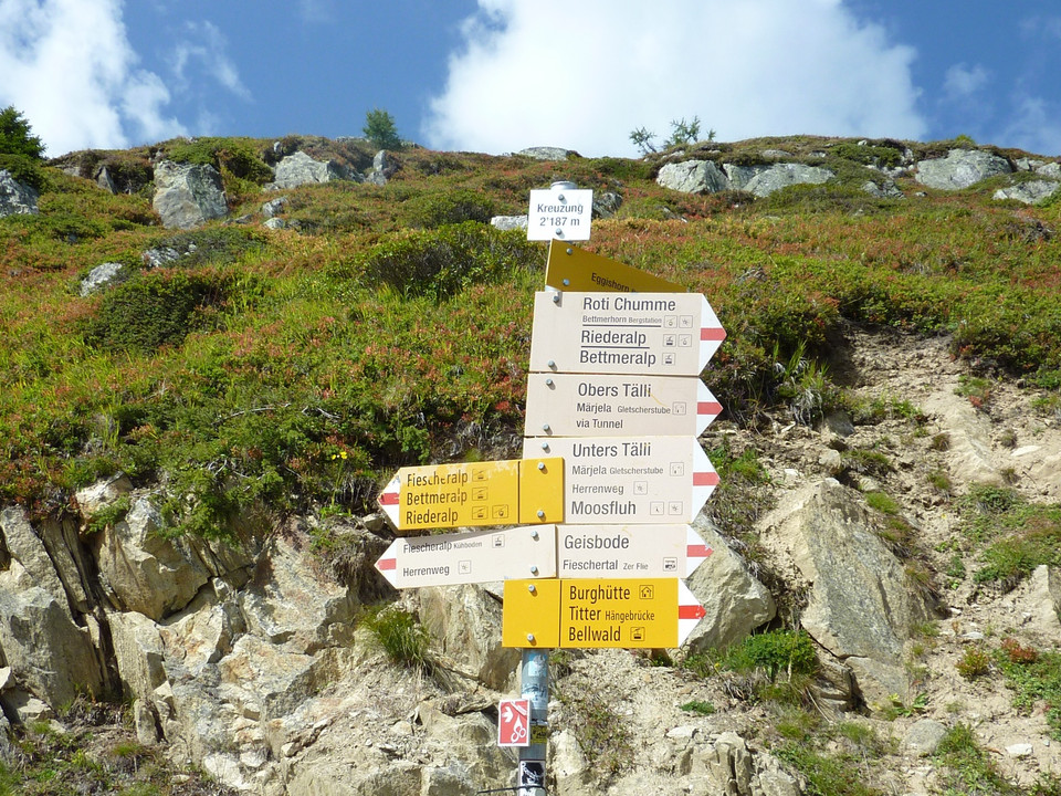 Wanderung vom Eggishorn via Märjelensee zur Fiescheralp