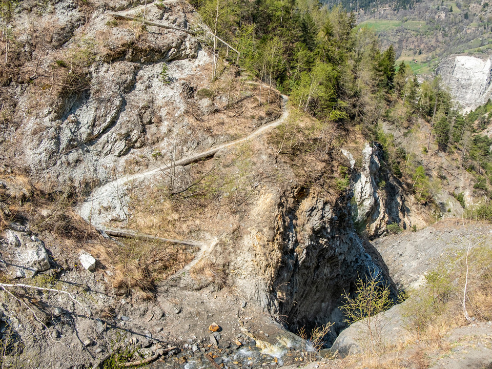 Abstieg in den Tunetschgraben Termer Seite