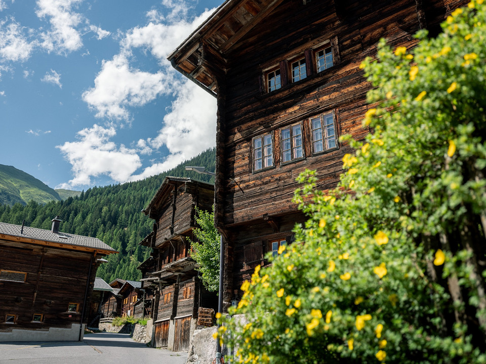 Im Bergdorf Ritzingen mit Speicher